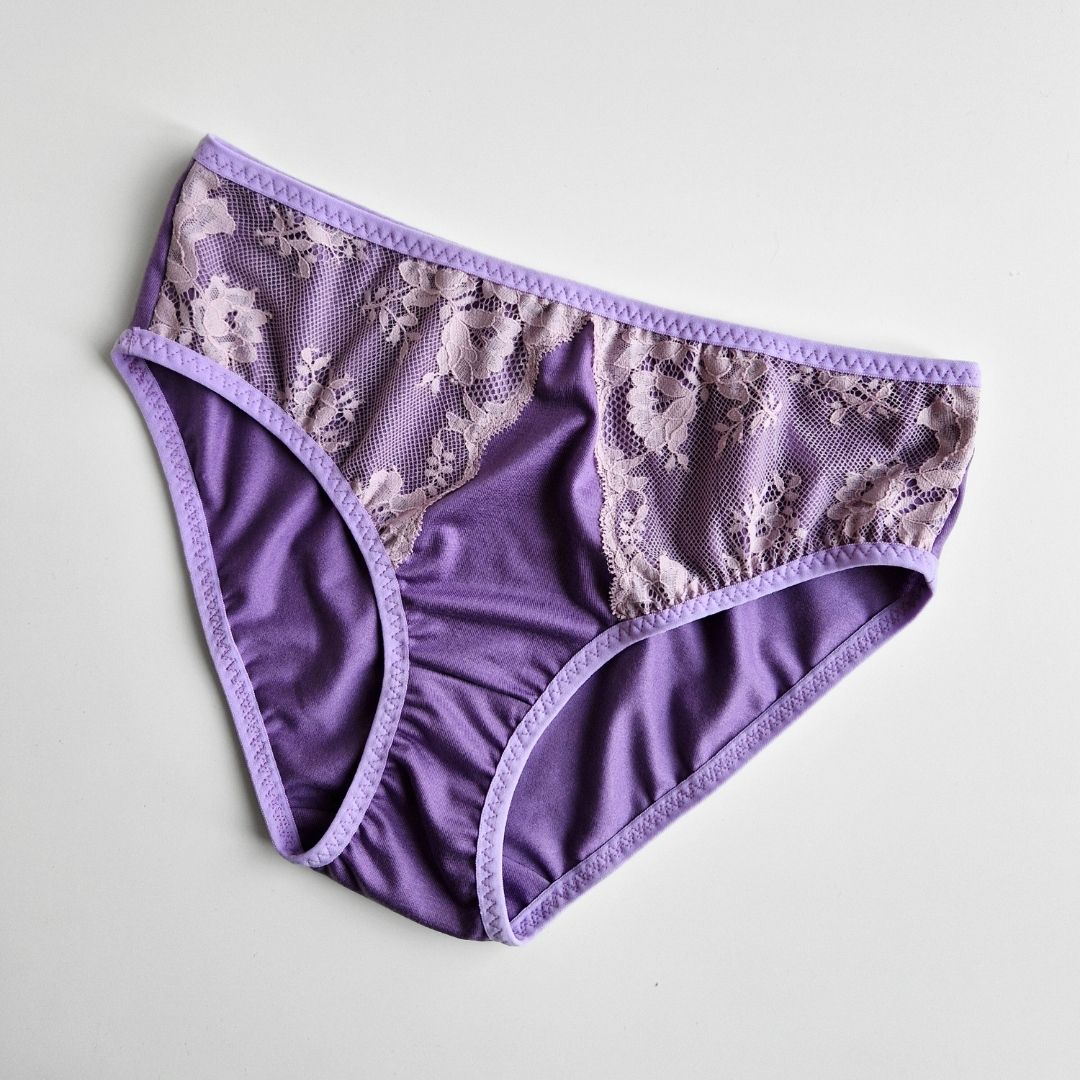 Vidējā vidukļa TENCEL™ biksītes ar pārstrādātu poliestera mežģīni - maigi lillā