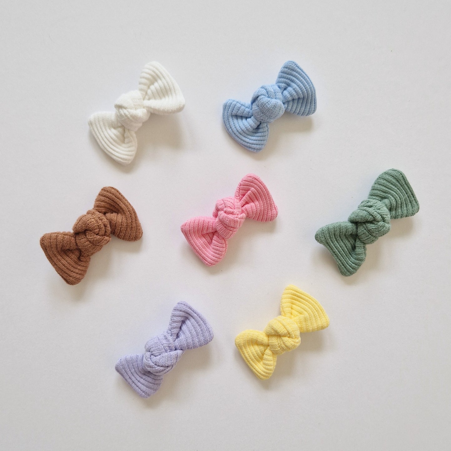 Bantīšu komplektiņi rievotās mini matu bantītes - 9 maigās krāsiņās