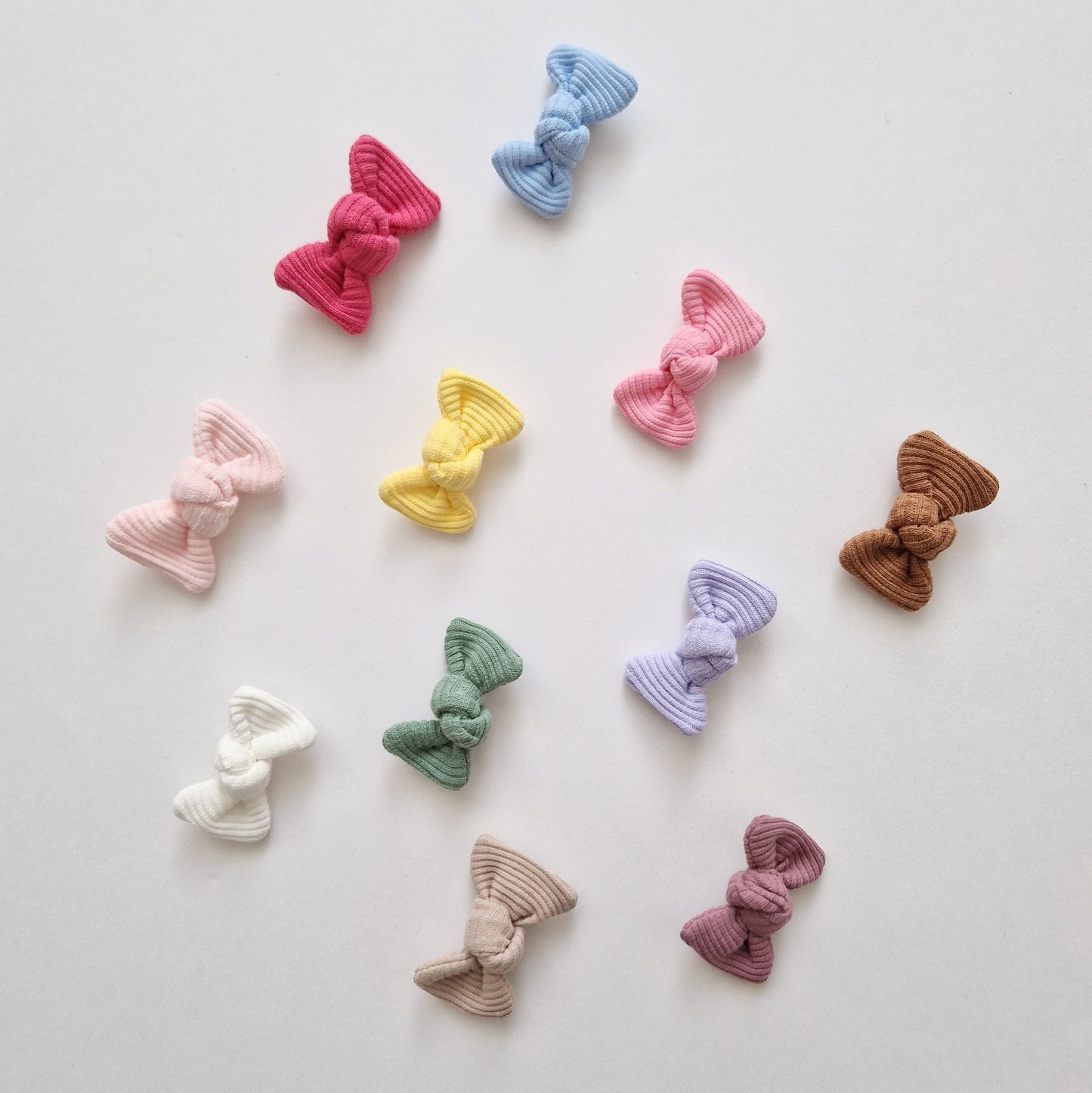 Bantīšu komplektiņi rievotās mini matu bantītes - 9 maigās krāsiņās