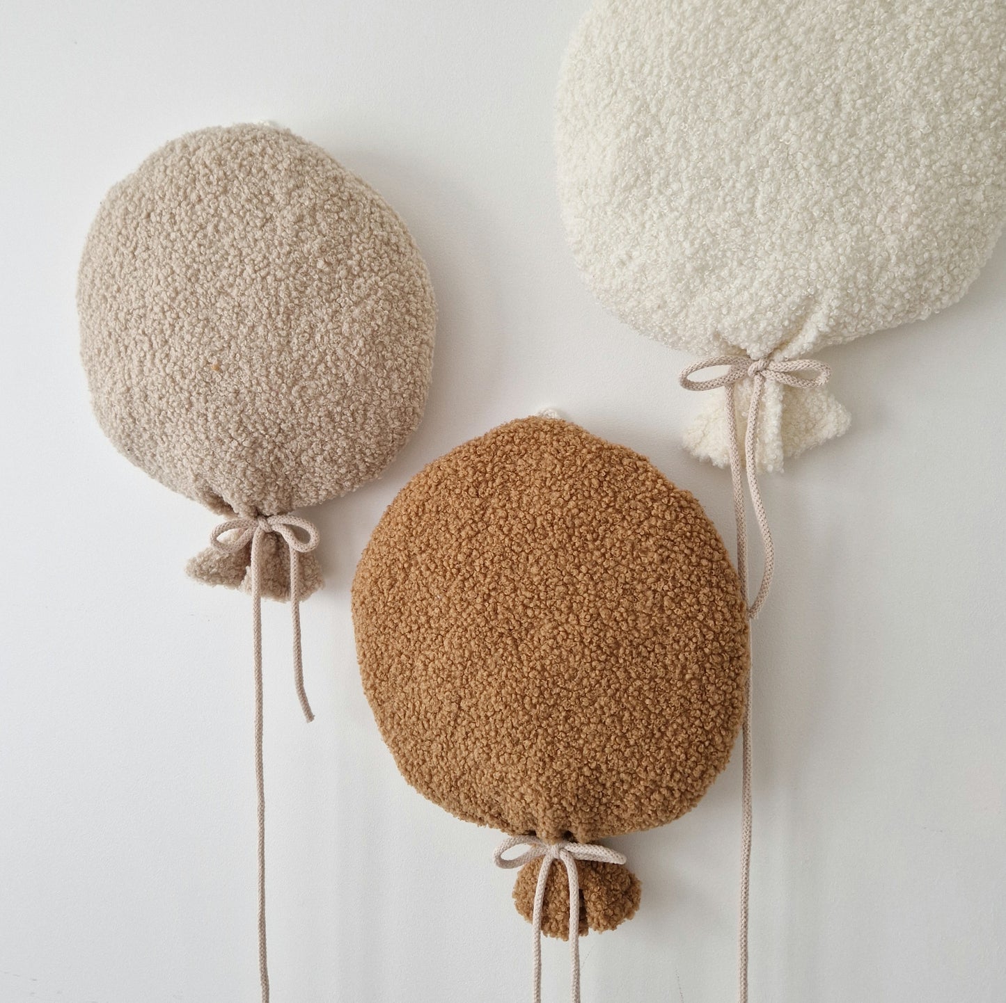 Dekoratīvs sienas balons - 4 krāsās I bēšs, brūns, krēmīgi balts un vecrozā