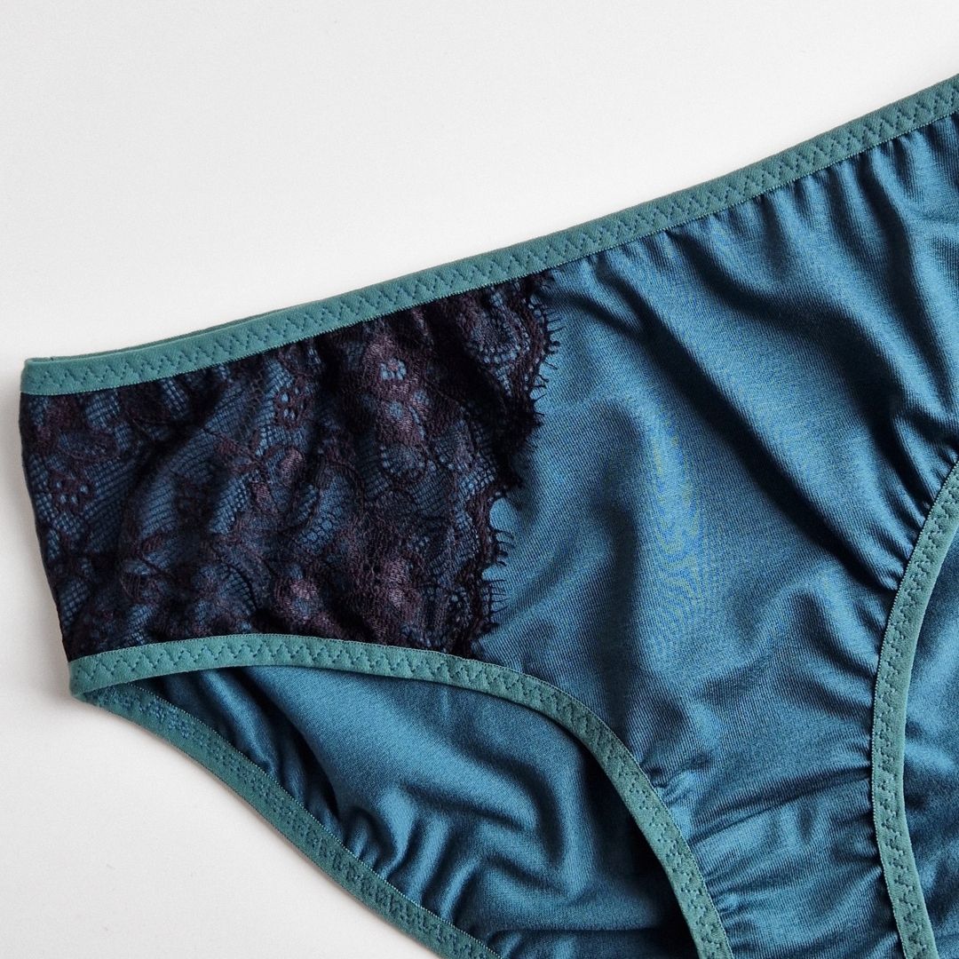 Vidējā vidukļa TENCEL™ biksītes ar pārstrādātu poliestera mežģīni - jūras zaļas