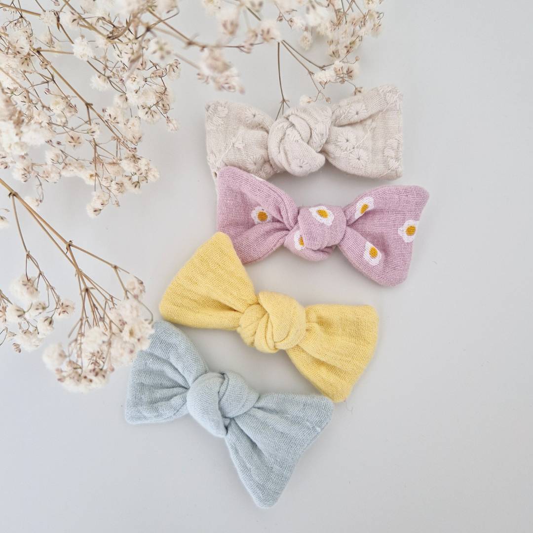 Muslina matu sprādzīšu komplekts meitenēm – 4 mini bantītes I maigie zefīriņi