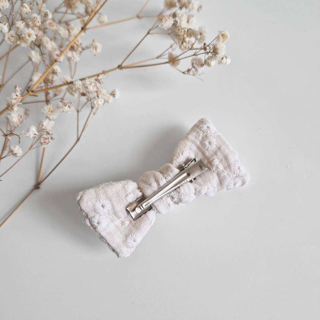 Muslina matu sprādzīšu komplekts meitenēm – 4 mini bantītes I ziedošā daba