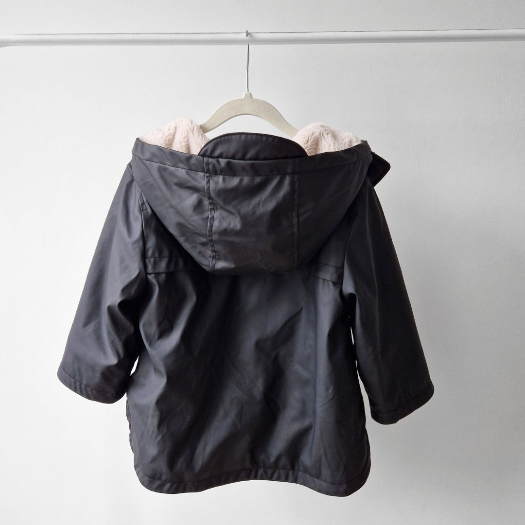 Pre-Loved Kids Winter Virsjaka – Melna ar siltu oderi I 110.izm