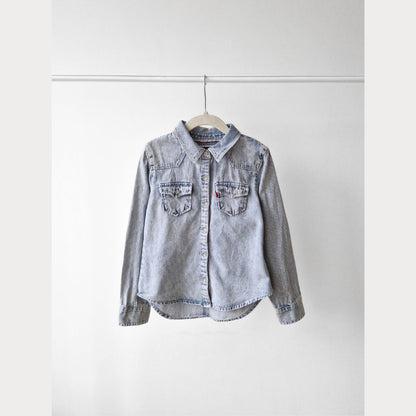 Pre-Loved Kids Levi’s Džinsu Krekls – Gaiši zils | 116–122 izm.