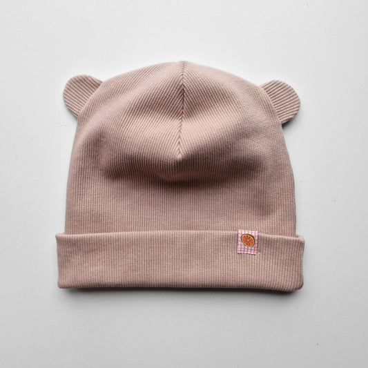 Rievotās trikotāžas cepure ar austiņām - bēša