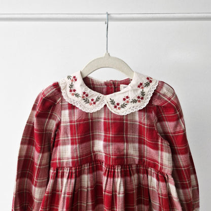 Pre-Loved JAUNA NEWBIE Rūtainā kleita ar izšūtu apkaklīti I dažādi izmēri