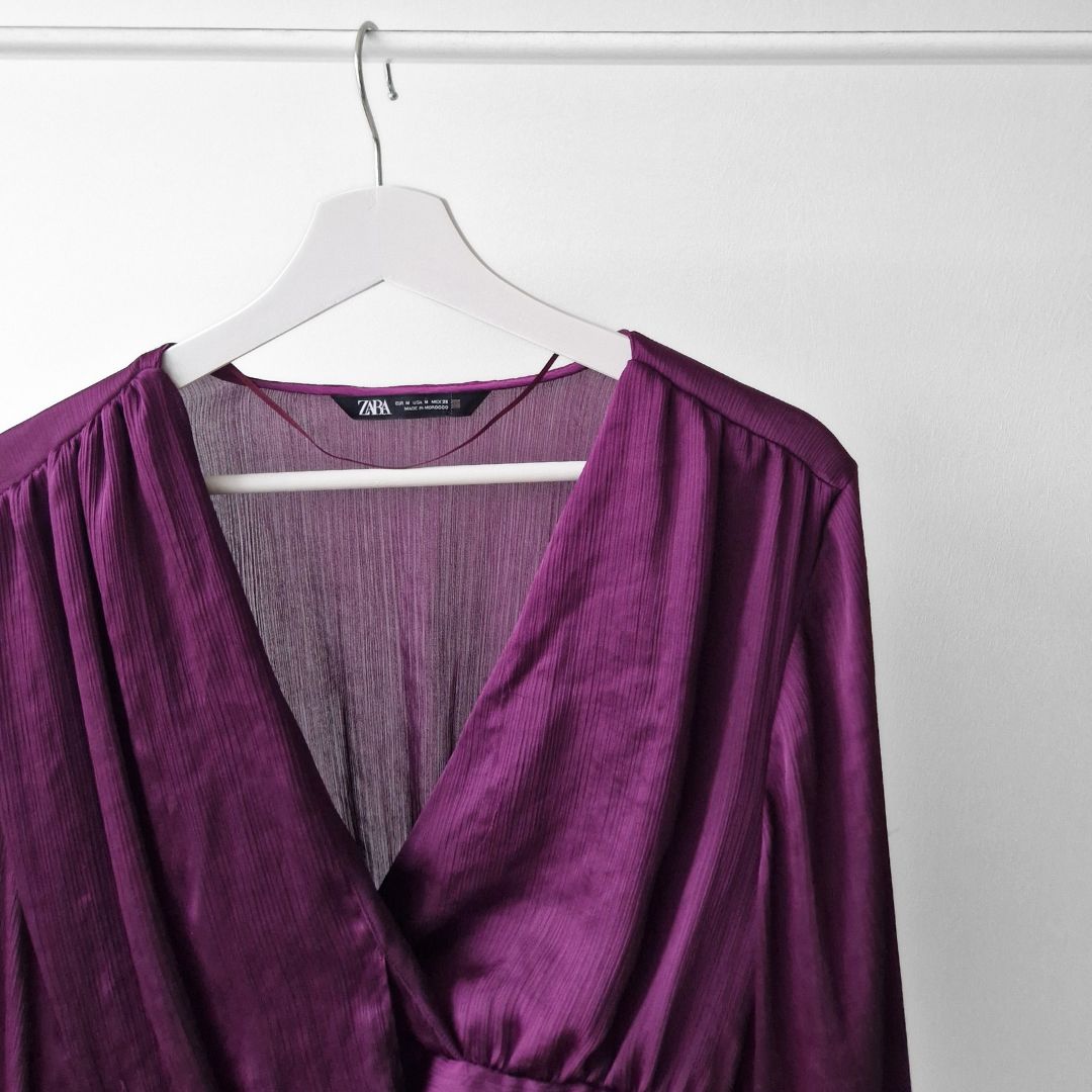 Pre-Loved ZARA lillā drapētā blūze ar elastīgu mugurpusi — M izm.