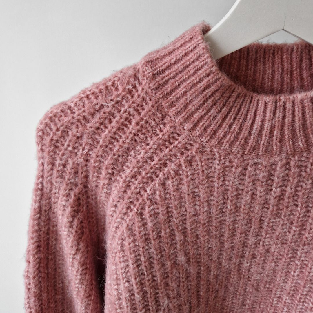 Pre-Loved Soft Knit Sieviešu Džemperis – Maigi vecrozā I M izmērs