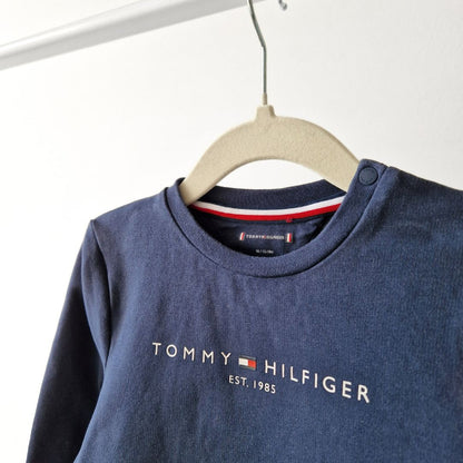 Pre-Loved Tommy Hilfiger Džemperis – Tumši zils | 86 izm.