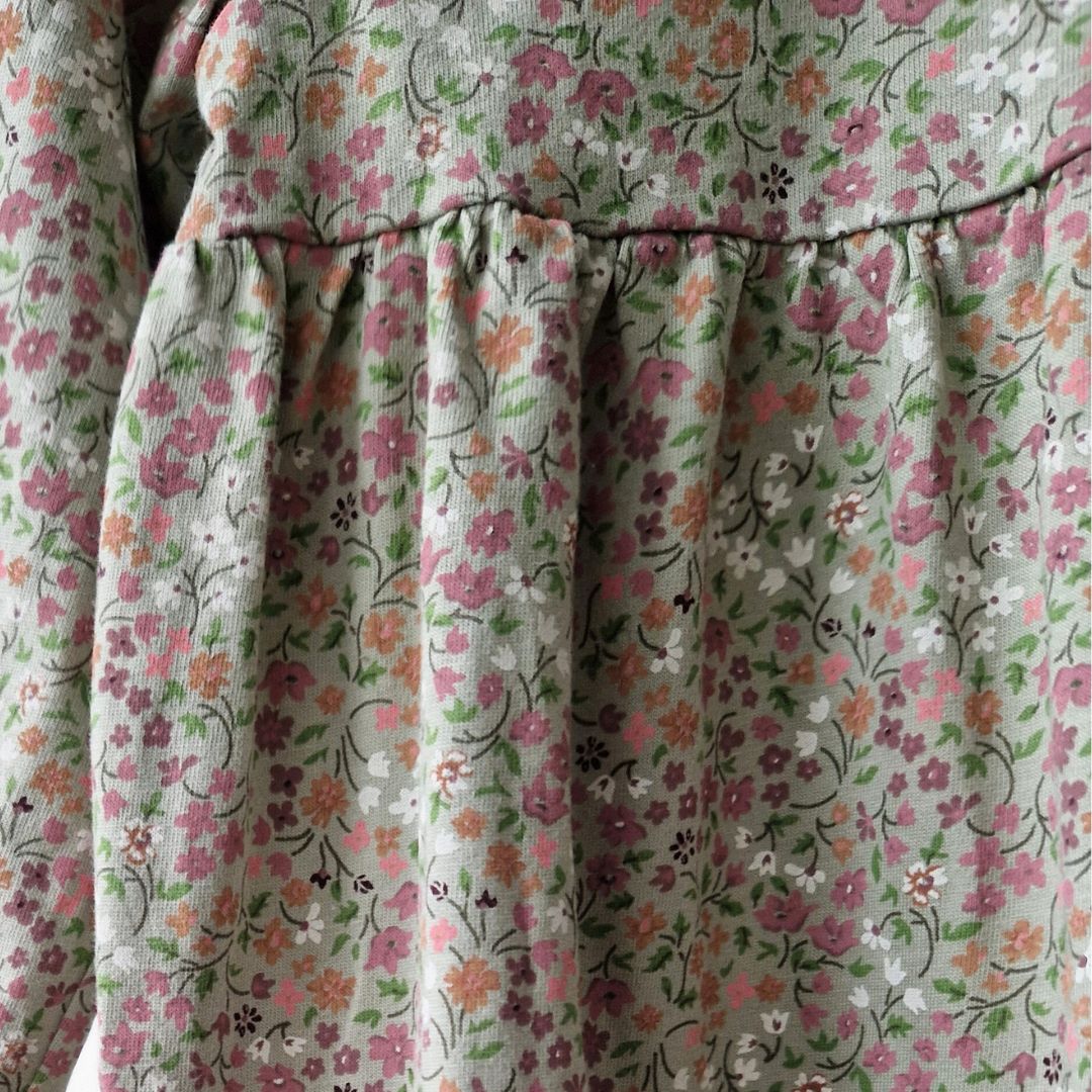 Pre-Loved Kids Kokvilnas Kleitiņa – Zaļa ar ziediem | 86 izm.