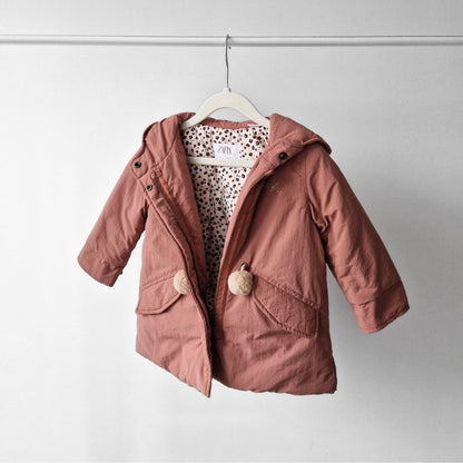 Pre-Loved Kids Winter Virsjaka – Vecrozā ar skaistu leo oderi | 80 izm.