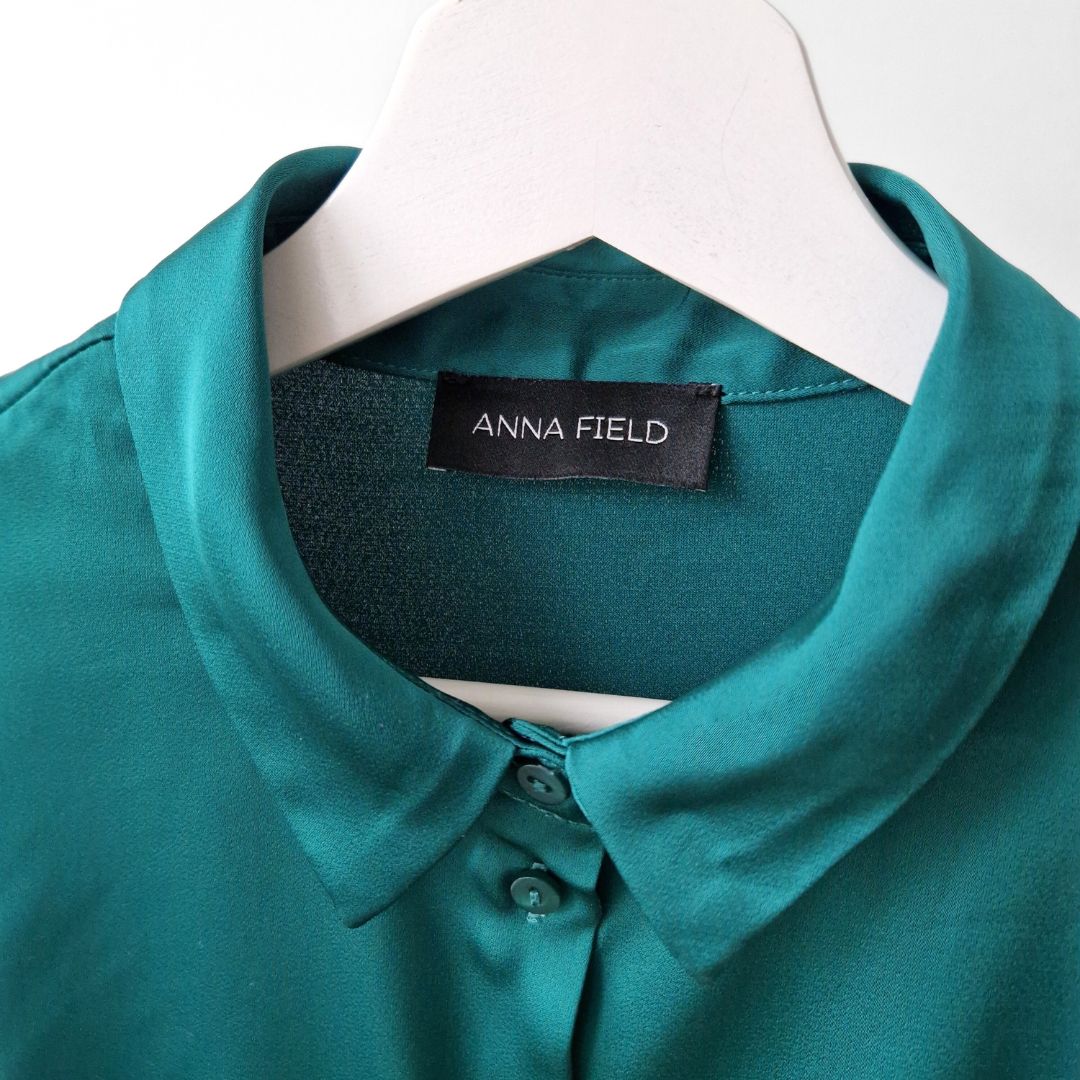 Pre-Loved Satīna Blūze – Smaragdzaļa I 36 izm.