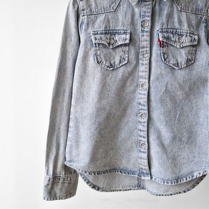 Pre-Loved Kids Levi’s Džinsu Krekls – Gaiši zils | 116–122 izm.